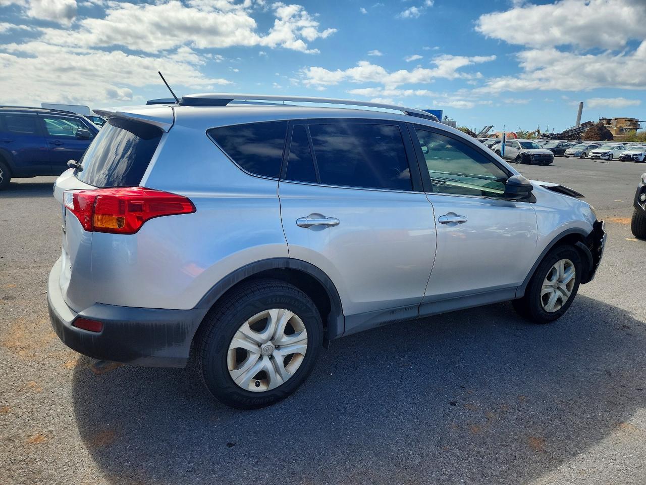 2014 TOYOTA RAV 4 — VIN JTMZFREV2EJ011663 — photo 3